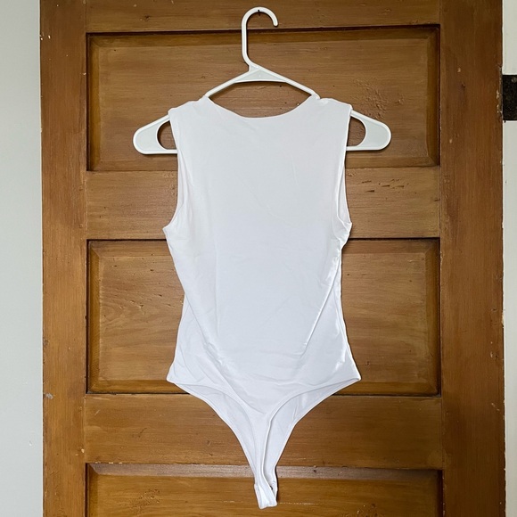 *SOLD* Abercrombie and Fitch Bodysuit Small - Picture 5 of 6